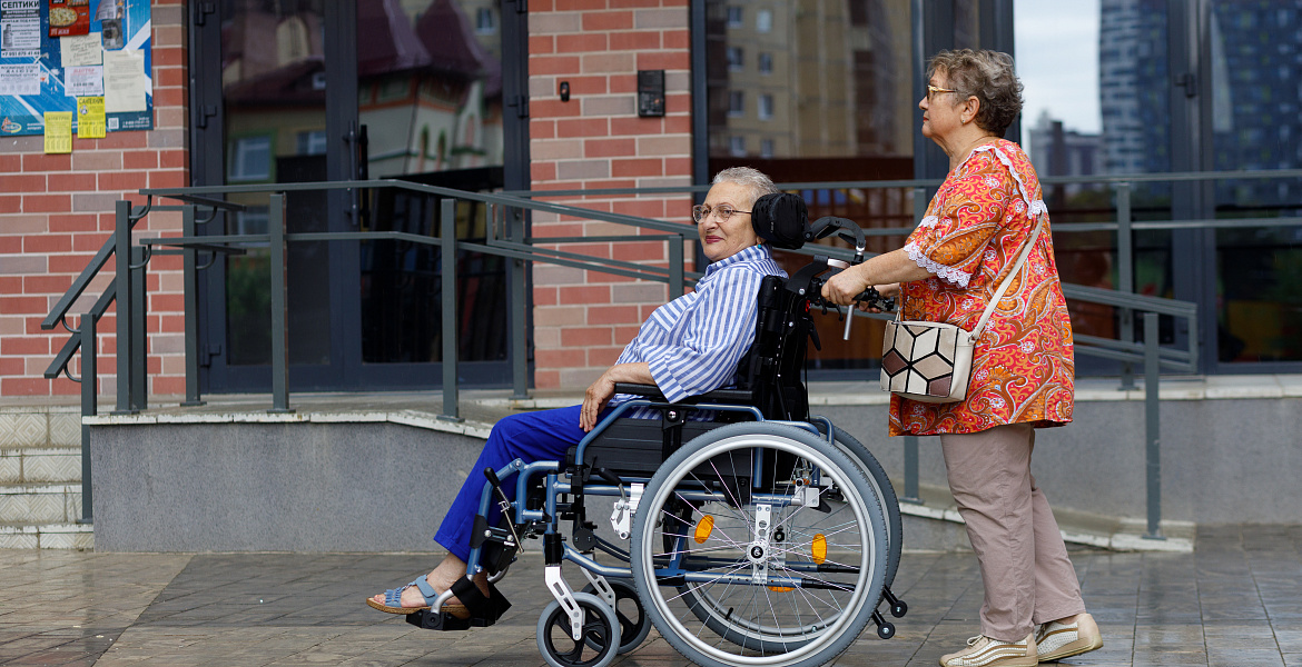 протезирование зубов для пенсионеров